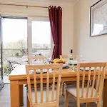 Claife Heights Apartment *